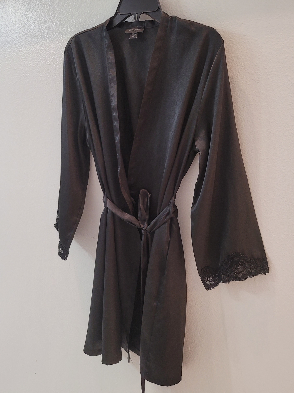 Jones New York Black Satin Lace-Trim Wrap Robe Size S/M - Picture 3 of 12